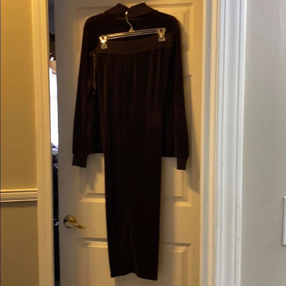 2-piece - Picture 2 of 2
